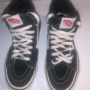 HIGH TOP BLACK VANS